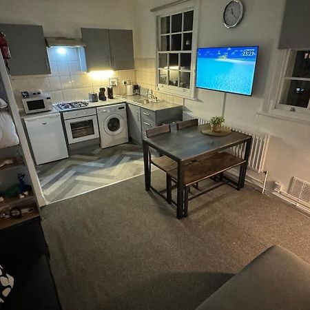 דירות לונדון Flat In The Heart Of Camden Town מראה חיצוני תמונה