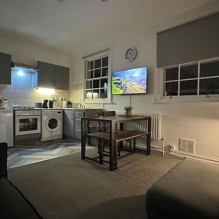 דירות לונדון Flat In The Heart Of Camden Town מראה חיצוני תמונה